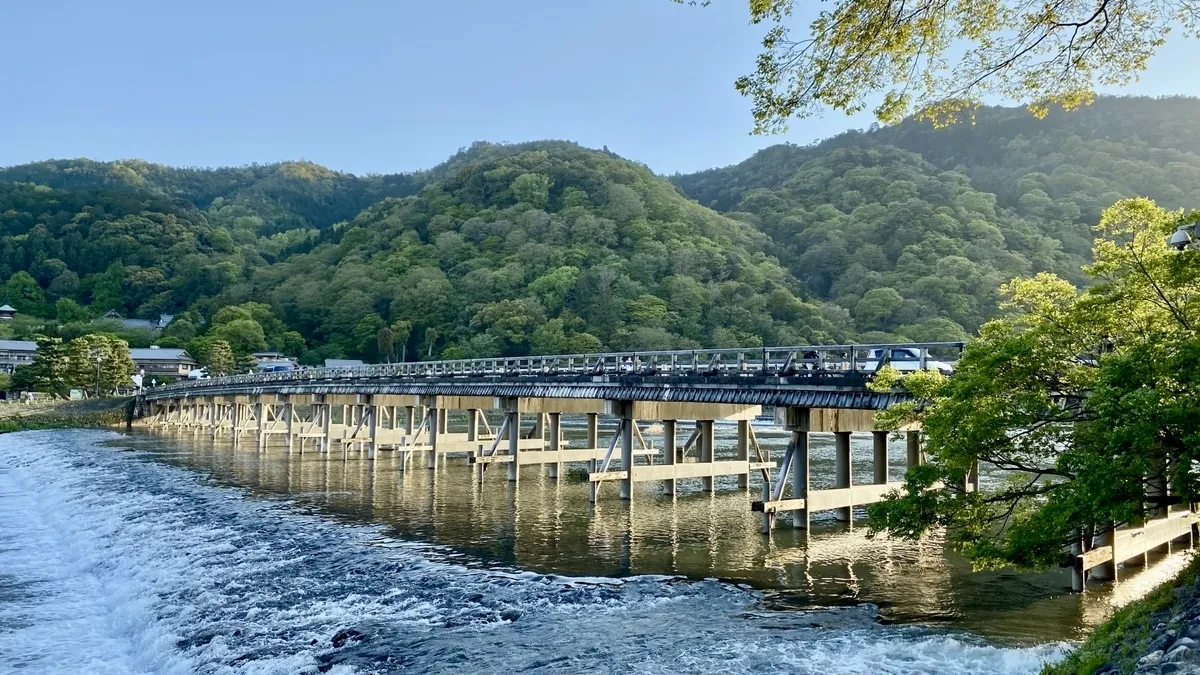 El Puente Uji por la mañana