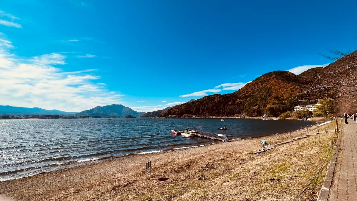 Lago Kawaguchiko y follaje otoñal