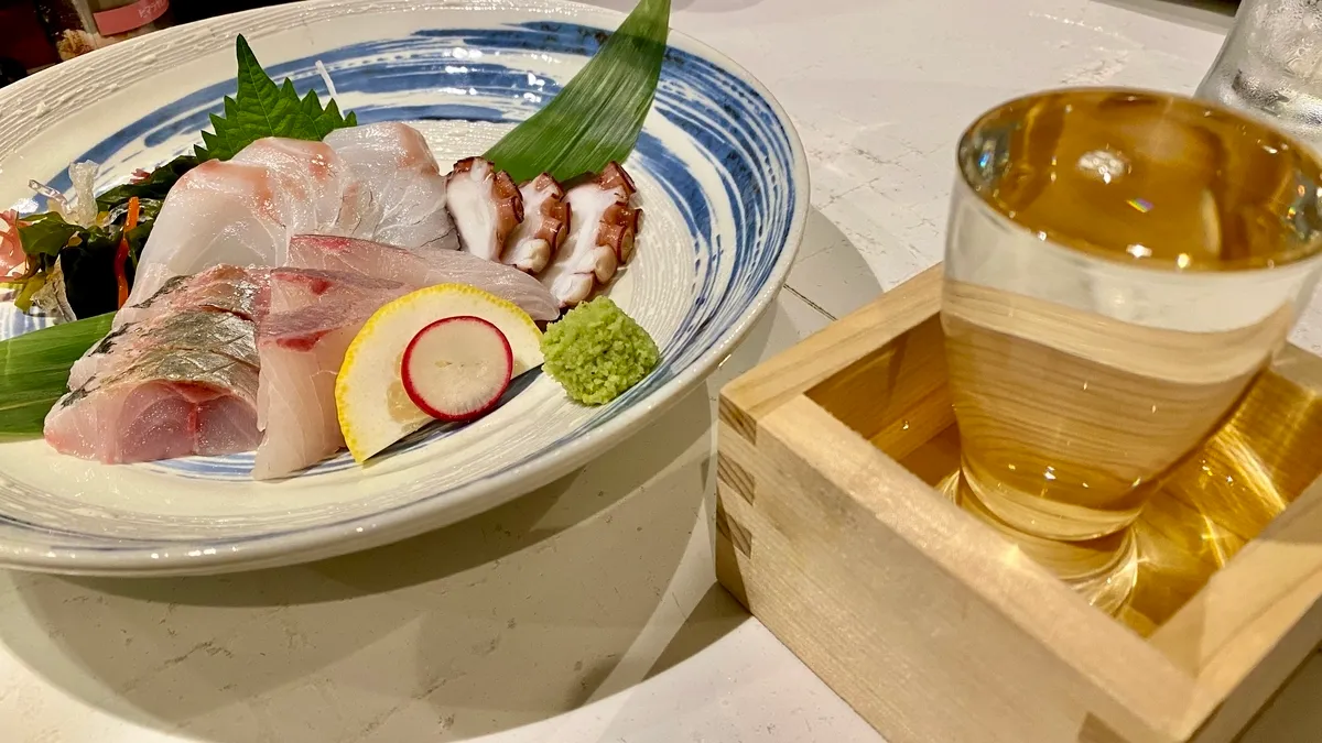 Surtido de Sashimi y Sake