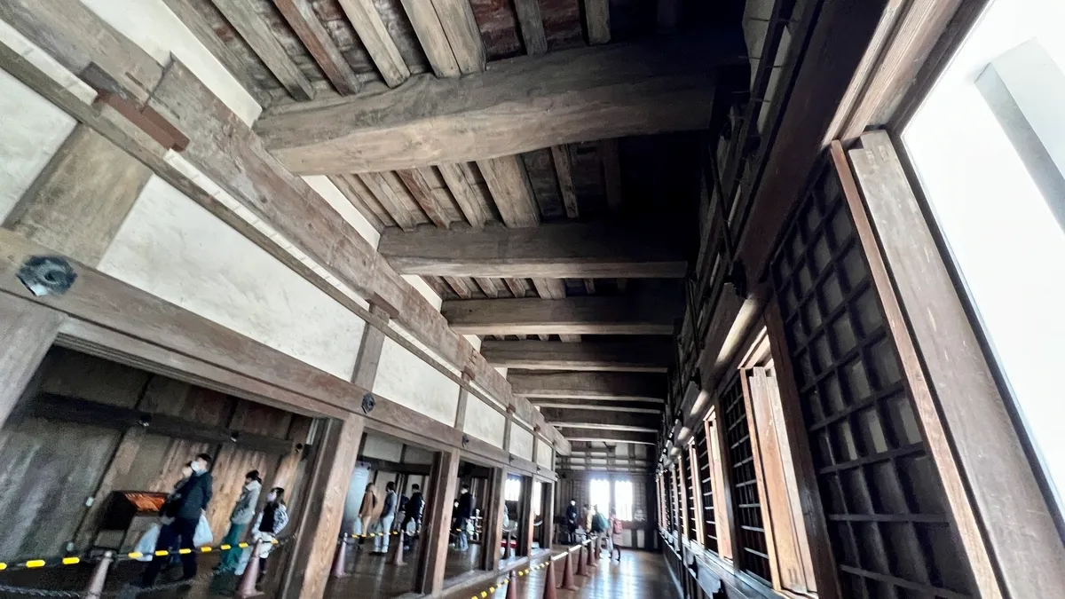 Interior de la torre del castillo