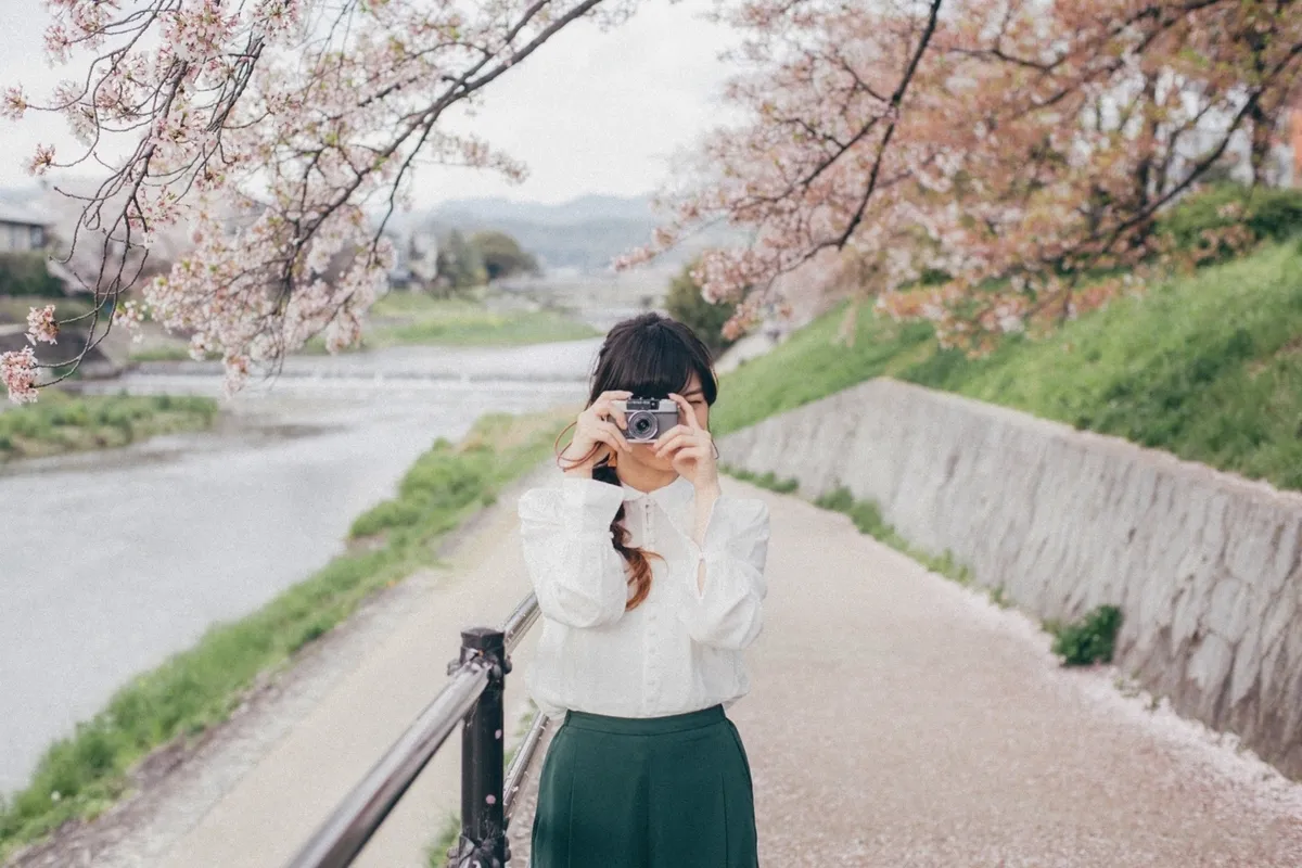 Mujer tomando fotos