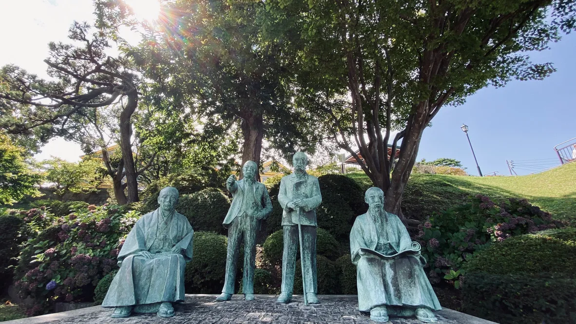 Las Estatuas de los Cuatro Reyes Celestiales de Hakodate