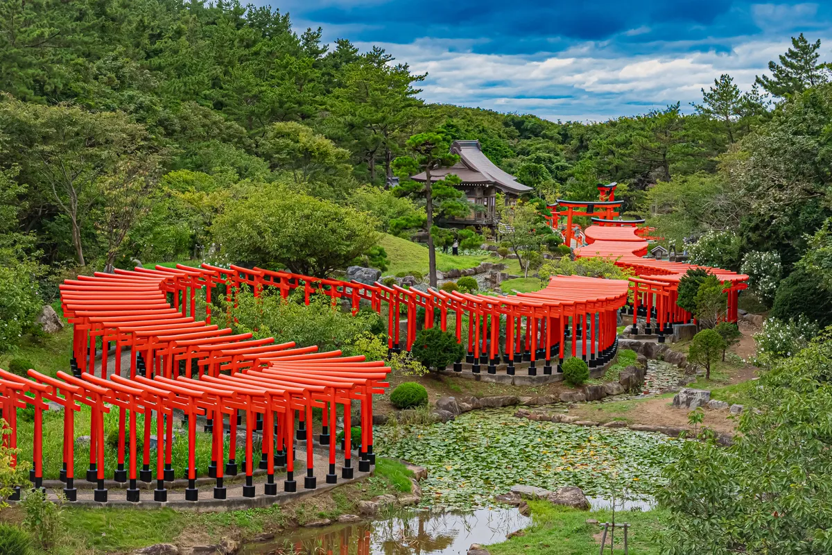 Mil puertas torii del Santuario Takayama Inari