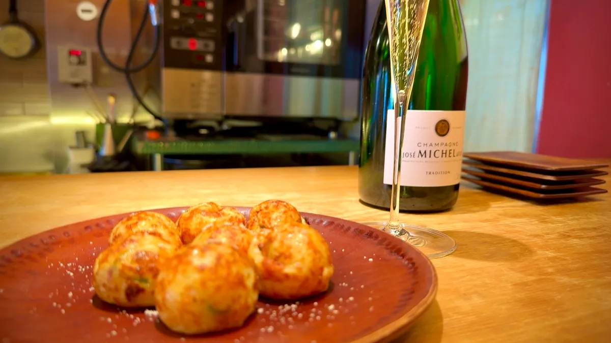 Champagne y Takoyaki con Sal