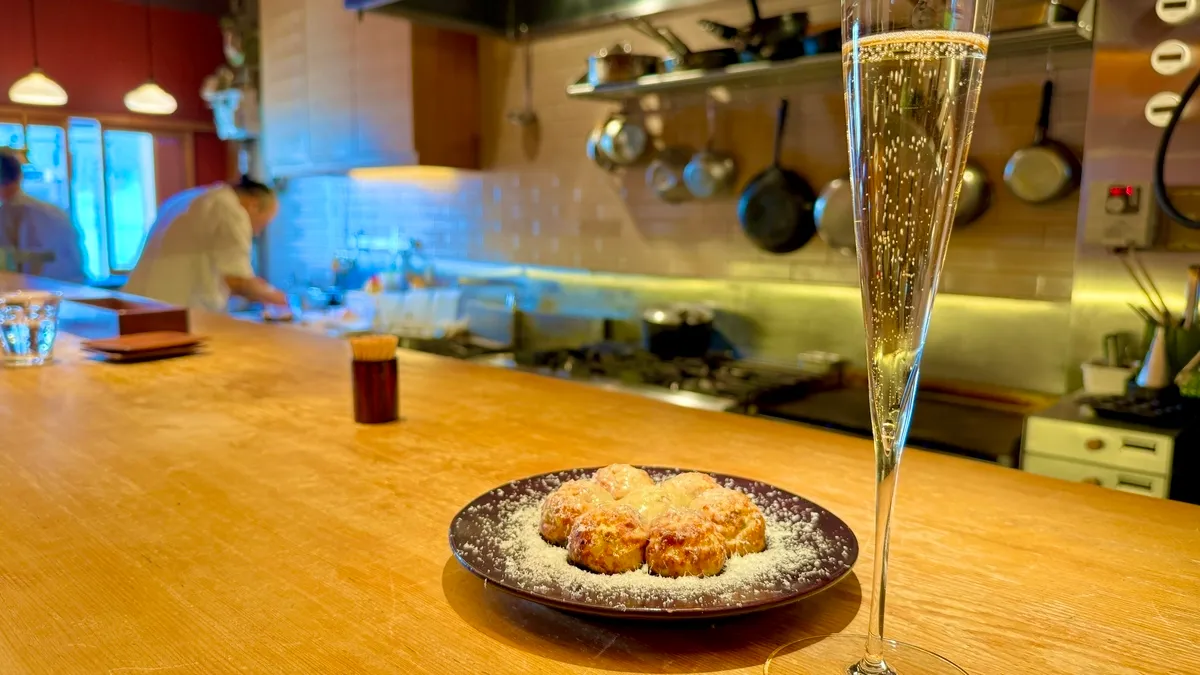 Champagne y Takoyaki con Sal y Queso