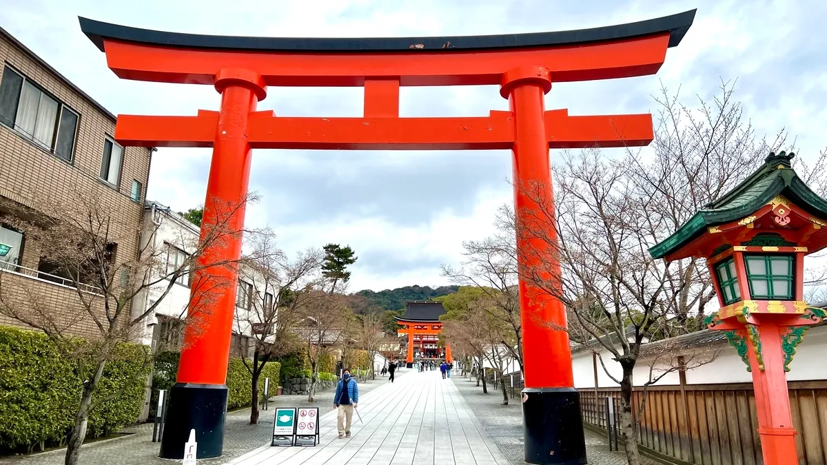 Puertas torii bermellón