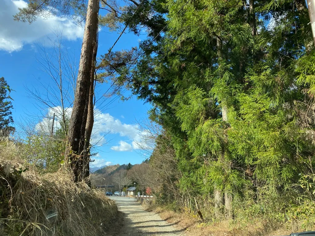 Bashozukimachi-no-yu visto desde el campamento de Seseragi-so
