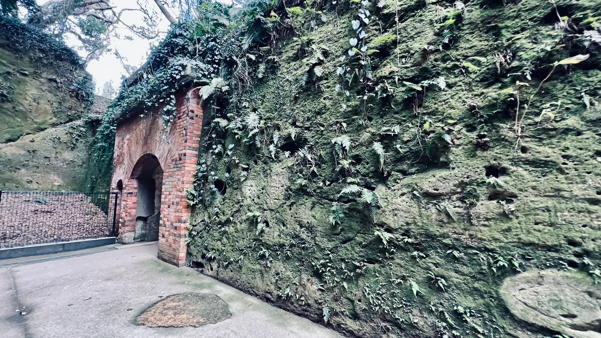 La fortaleza y la naturaleza se fusionan